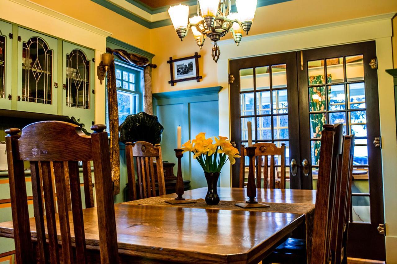 Bed and Breakfast The Craftsman House Bragg Creek Exterior foto