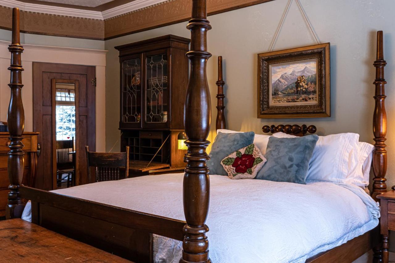 Bed and Breakfast The Craftsman House Bragg Creek Exterior foto